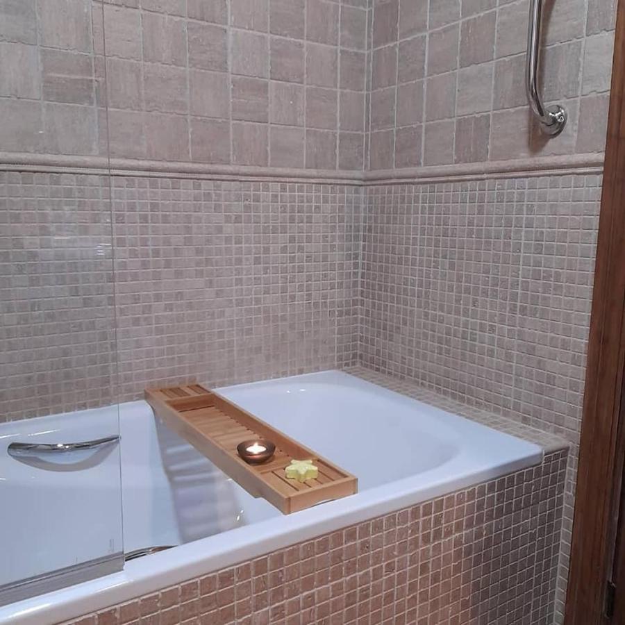 Deluxe Double Room Bath